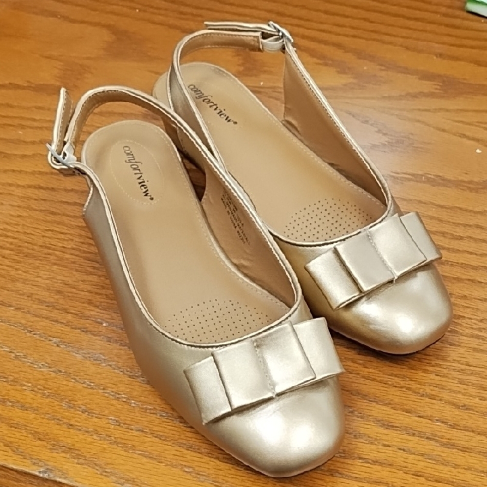 Comfort View Women's Gold Slingback Flats With Bow 10 Wide NWOT
